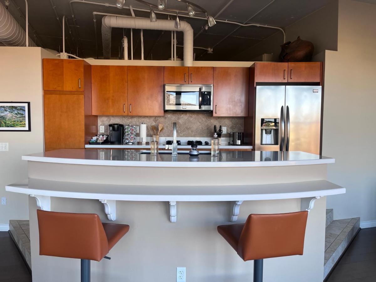 Luxury Industrial Loft On Mill Tempe Exterior photo